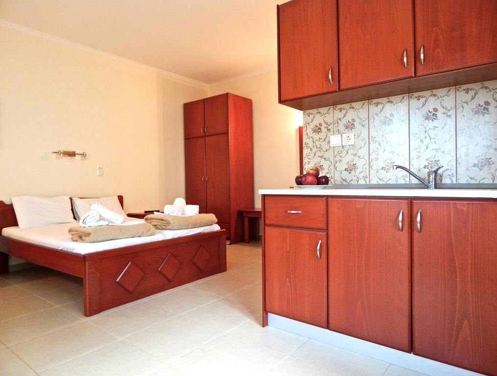 Panorama Apartments And Studios Chrysi Ammoudia ภายนอก รูปภาพ